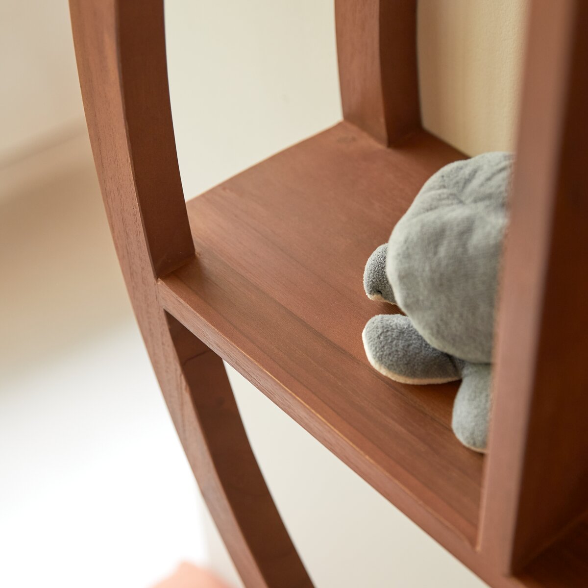 Ying Yang - Mensola da parete per bambini in teak massello Ying Yang - Mensola da parete per bambini in teak massello