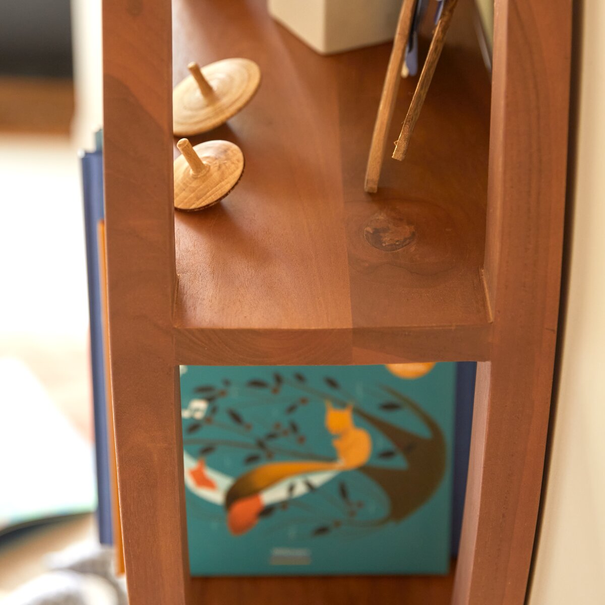 Ying Yang - Mensola da parete per bambini in teak massello Ying Yang - Mensola da parete per bambini in teak massello