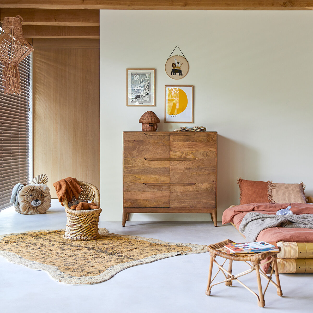 Mueble zapatero de madera maciza de mango - Salón / Cómodas y cofres -  Tikamoon