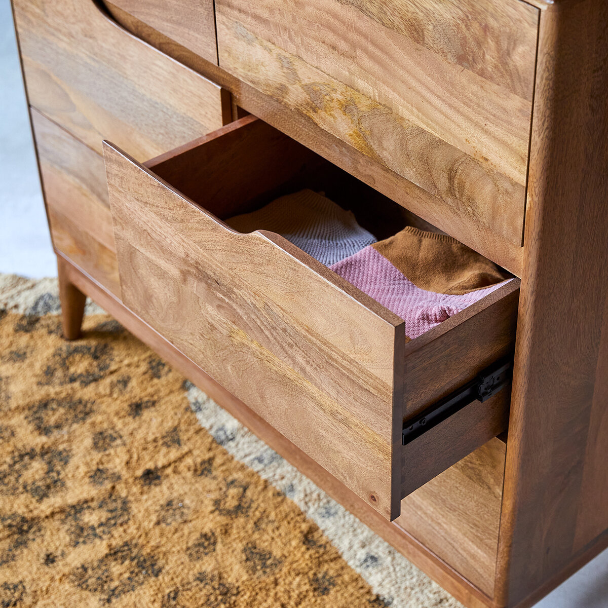 Gabrielle - Kinderkommode aus massivem Mangoholz Gabrielle - Kinderkommode aus massivem Mangoholz