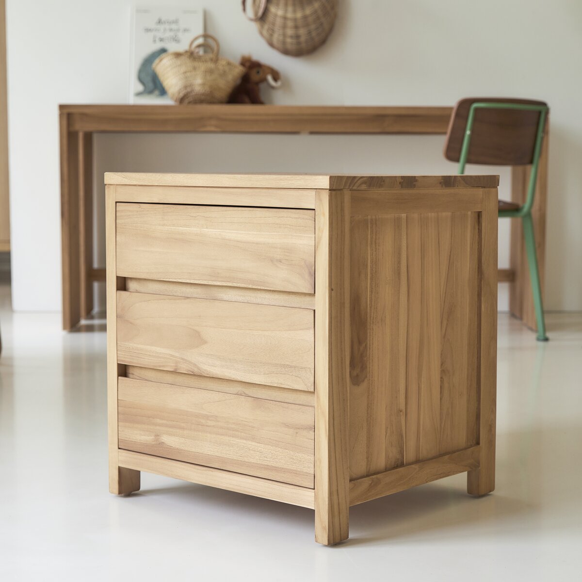 Eden - Bureau enfant en teck massif avec caisson de rangement Eden - Bureau enfant en teck massif avec caisson de rangement