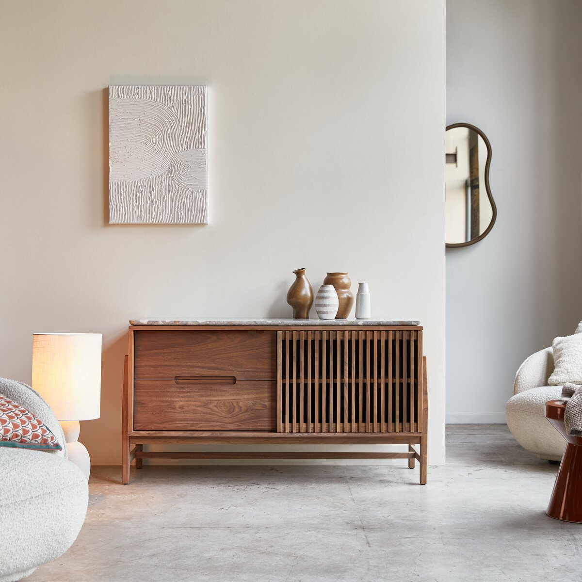Isaure - Credenza in noce massello e battuto di terrazzo premium 140 cm Isaure - Credenza in noce massello e battuto di terrazzo premium 140 cm