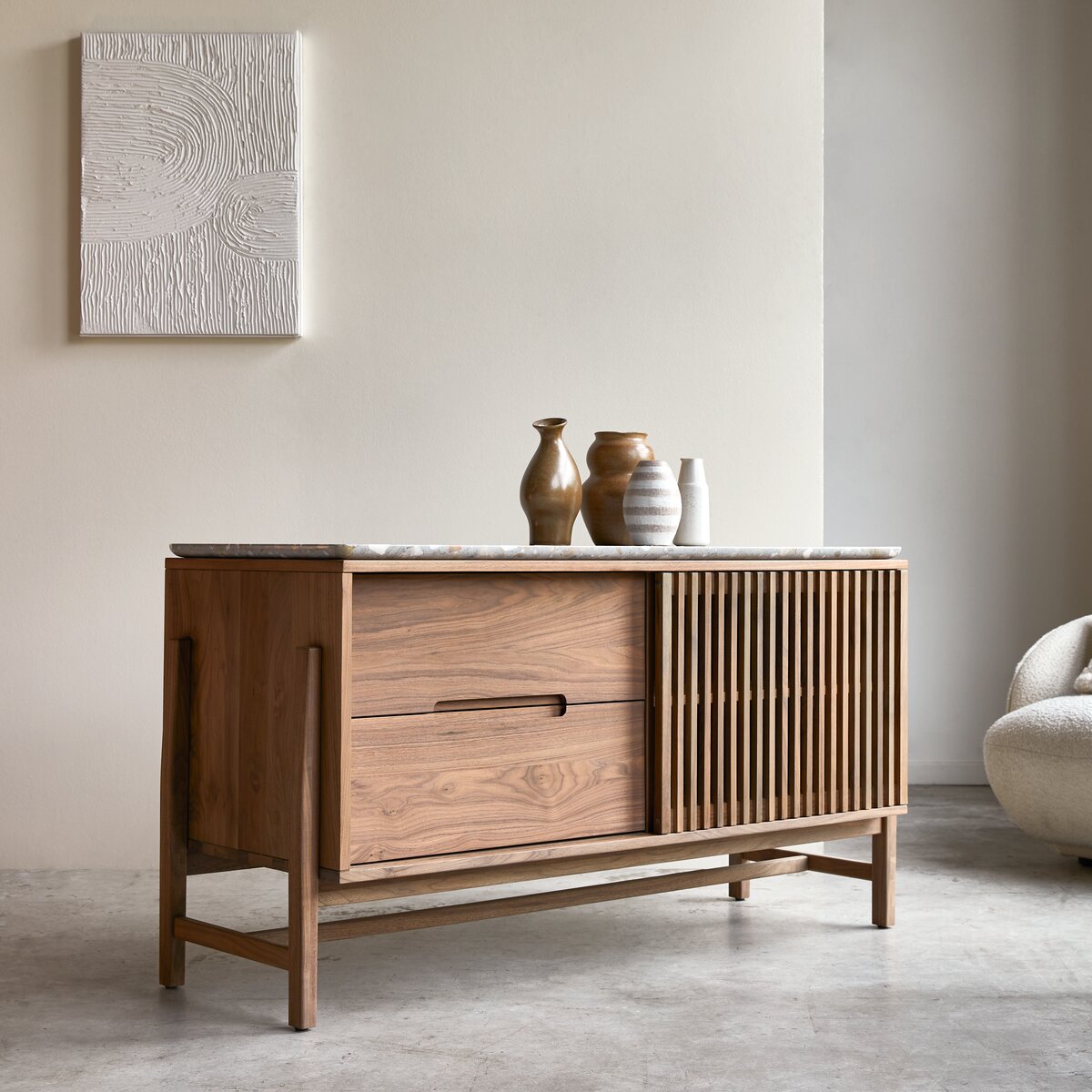 Isaure - Buffet en noyer massif et terrazzo premium 140 cm Isaure - Buffet en noyer massif et terrazzo premium 140 cm
