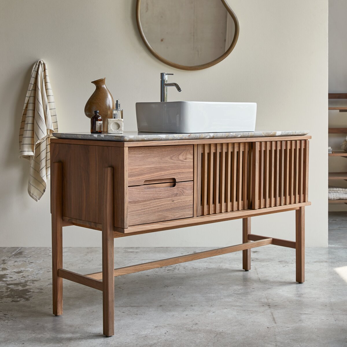 Isaure - Meuble salle de bain en noyer massif et terrazzo premium 125 cm Isaure - Meuble salle de bain en noyer massif et terrazzo premium 125 cm