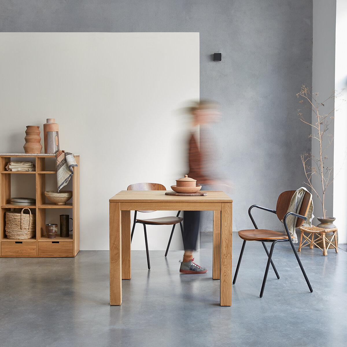 Table de repas 90x90 réalisée en Chêne massif de style