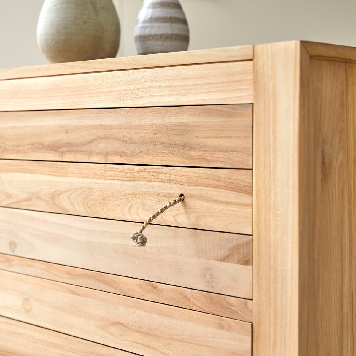 Minimalys - Kommode aus massivem Teakholz Minimalys - Kommode aus massivem Teakholz