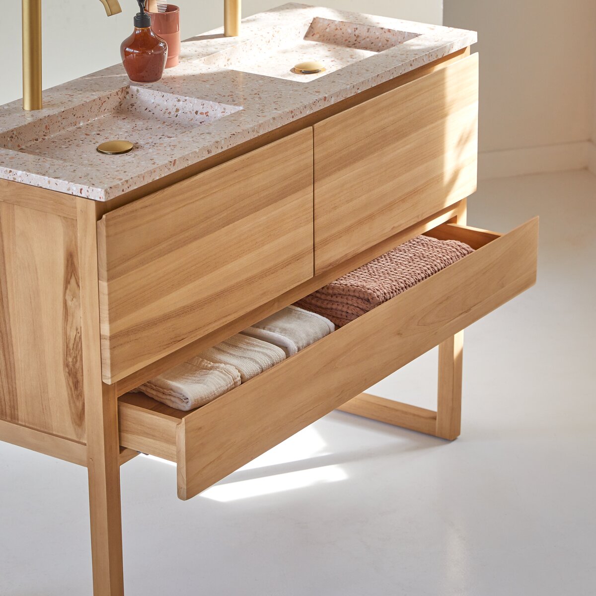 Mobile in teak e lavabo in battuto di terrazzo premium 120 cm Edgar - Bagno  - Tikamoon