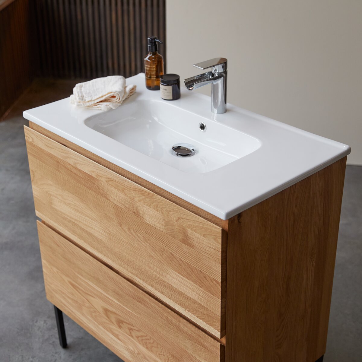 Nova - Meuble salle de bain en chêne massif et céramique 80 cm Nova - Meuble salle de bain en chêne massif et céramique 80 cm