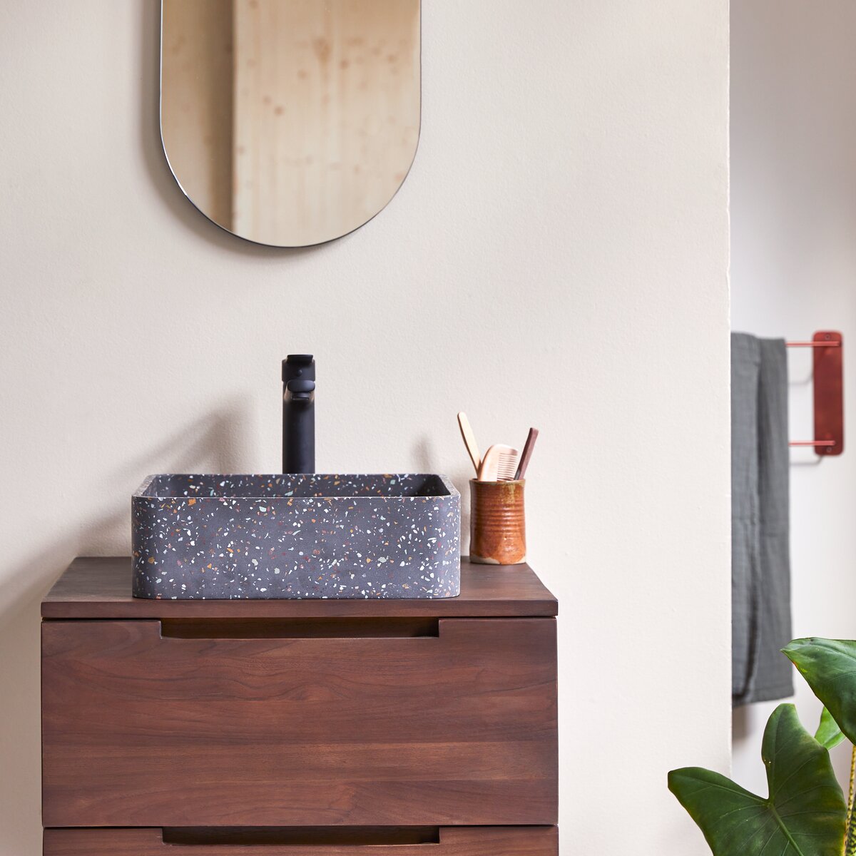 Thaïs - Lavabo quadrato in battuto di terrazzo coriandoli Thaïs - Lavabo quadrato in battuto di terrazzo coriandoli