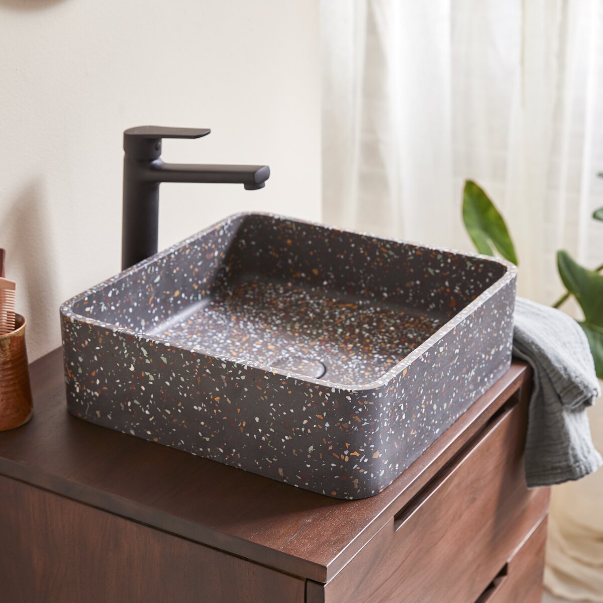 Thaïs - Lavabo quadrato in battuto di terrazzo coriandoli Thaïs - Lavabo quadrato in battuto di terrazzo coriandoli