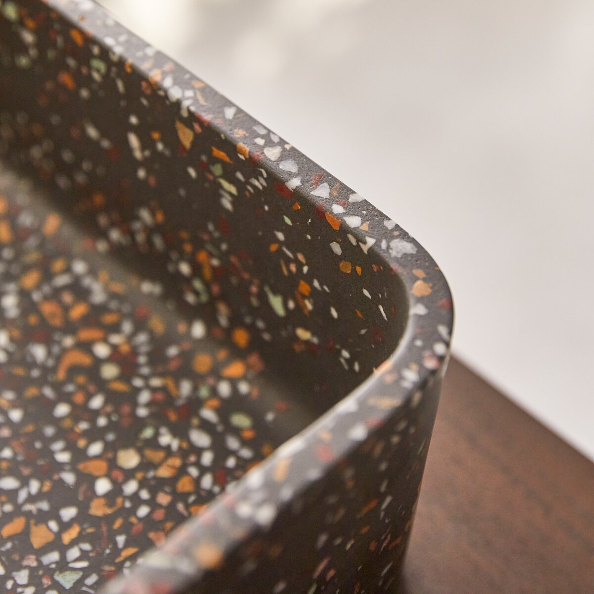 Thaïs - Lavabo quadrato in battuto di terrazzo coriandoli Thaïs - Lavabo quadrato in battuto di terrazzo coriandoli