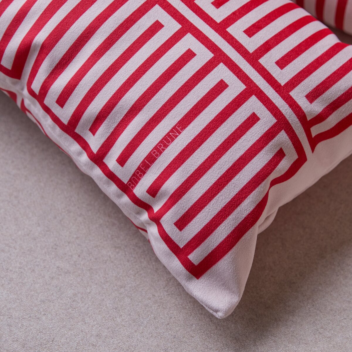 Elios - Coussin français 50x30 cm, Red Elios - Coussin français 50x30 cm, Red