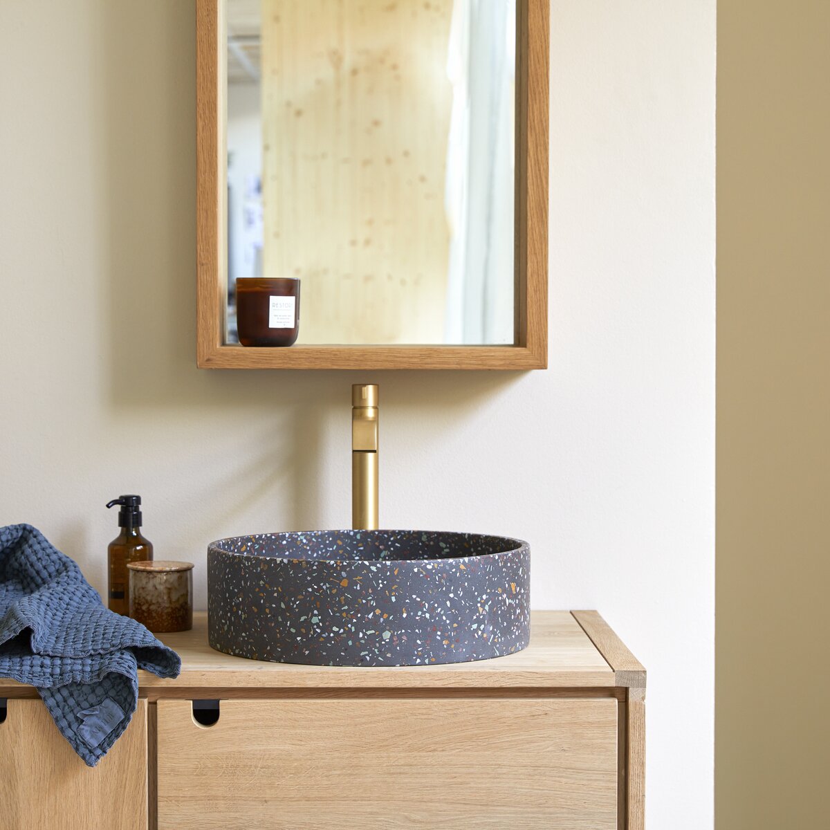 Gina - Round confetti terrazzo washbasin Gina - Round confetti terrazzo washbasin