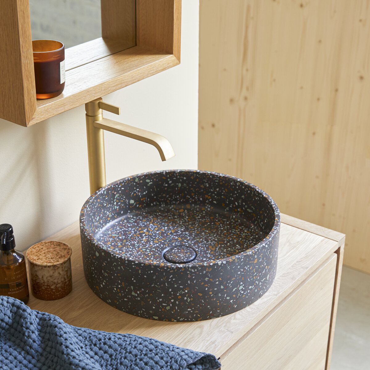Gina - Lavabo tondo in battuto di terrazzo coriandoli Gina - Lavabo tondo in battuto di terrazzo coriandoli