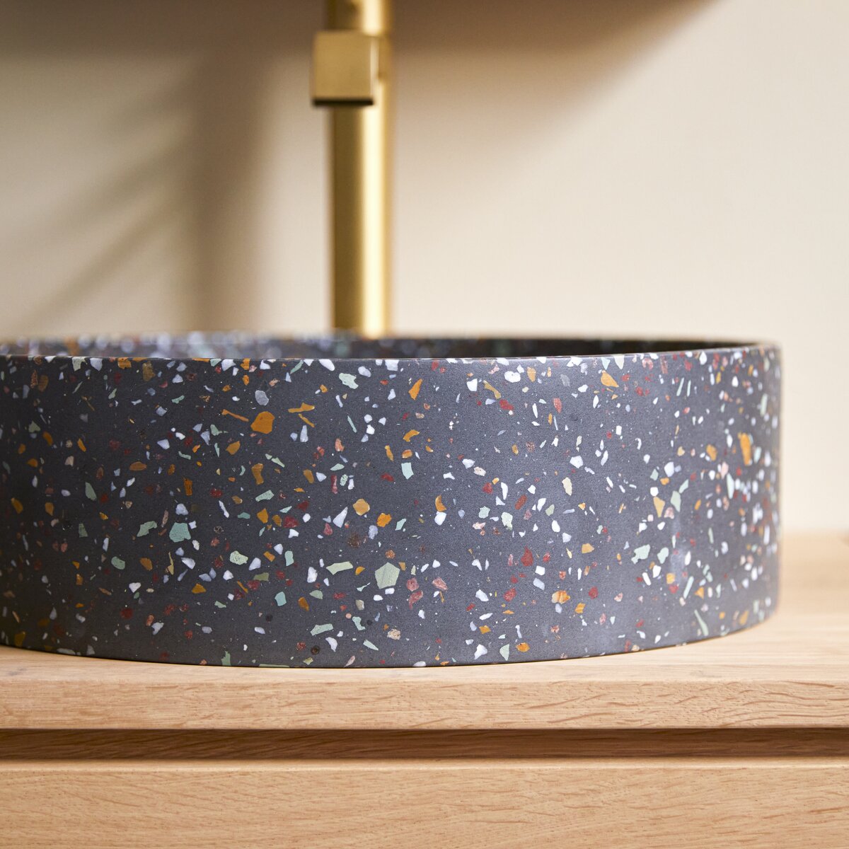 Gina - Round confetti terrazzo washbasin Gina - Round confetti terrazzo washbasin