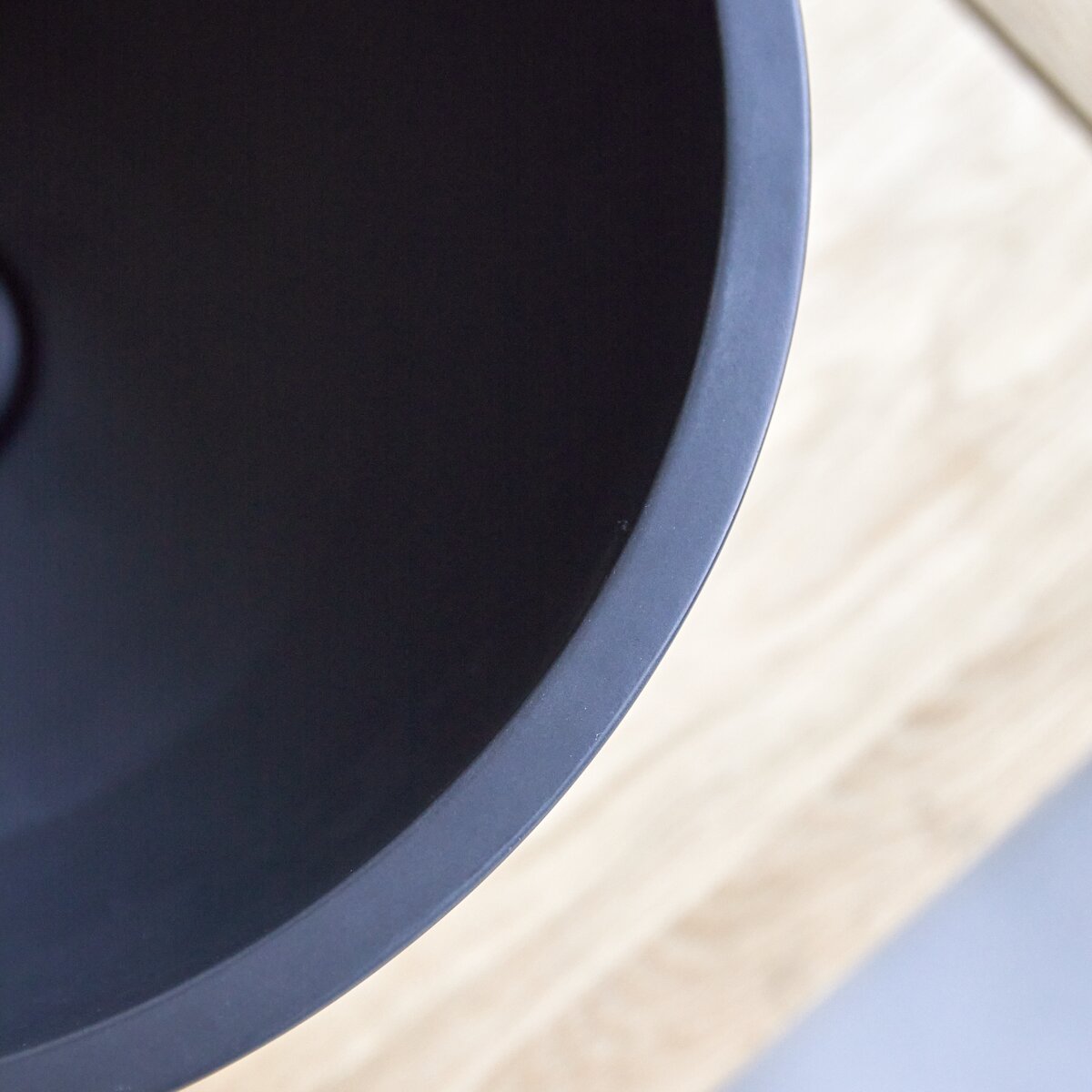 Micha - Lavabo tondo in battuto di terrazzo black Micha - Lavabo tondo in battuto di terrazzo black
