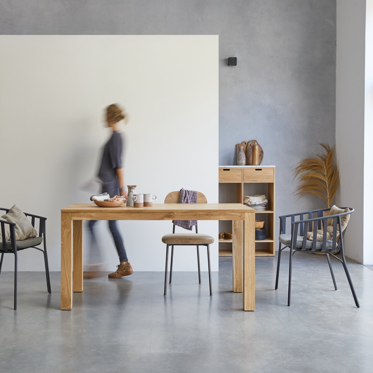 Oak slice on sale dining table