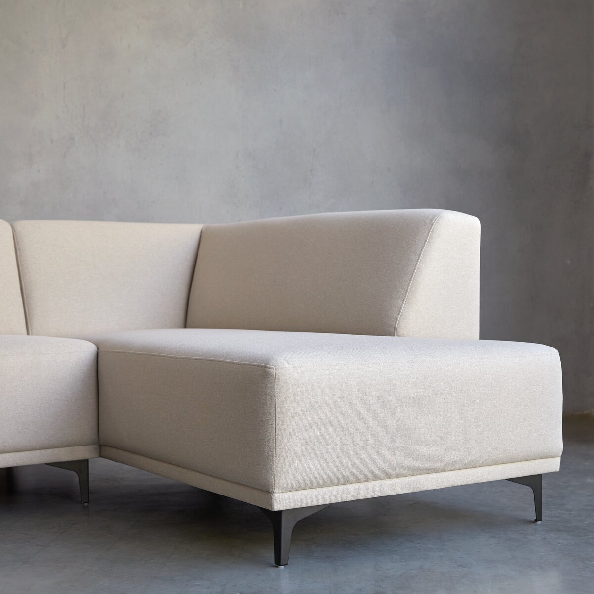 Lars - Ecksofa mit Eckelement rechts und ecrufarbenem Stoffbezug 295 x 185 cm Lars - Ecksofa mit Eckelement rechts und ecrufarbenem Stoffbezug 295 x 185 cm