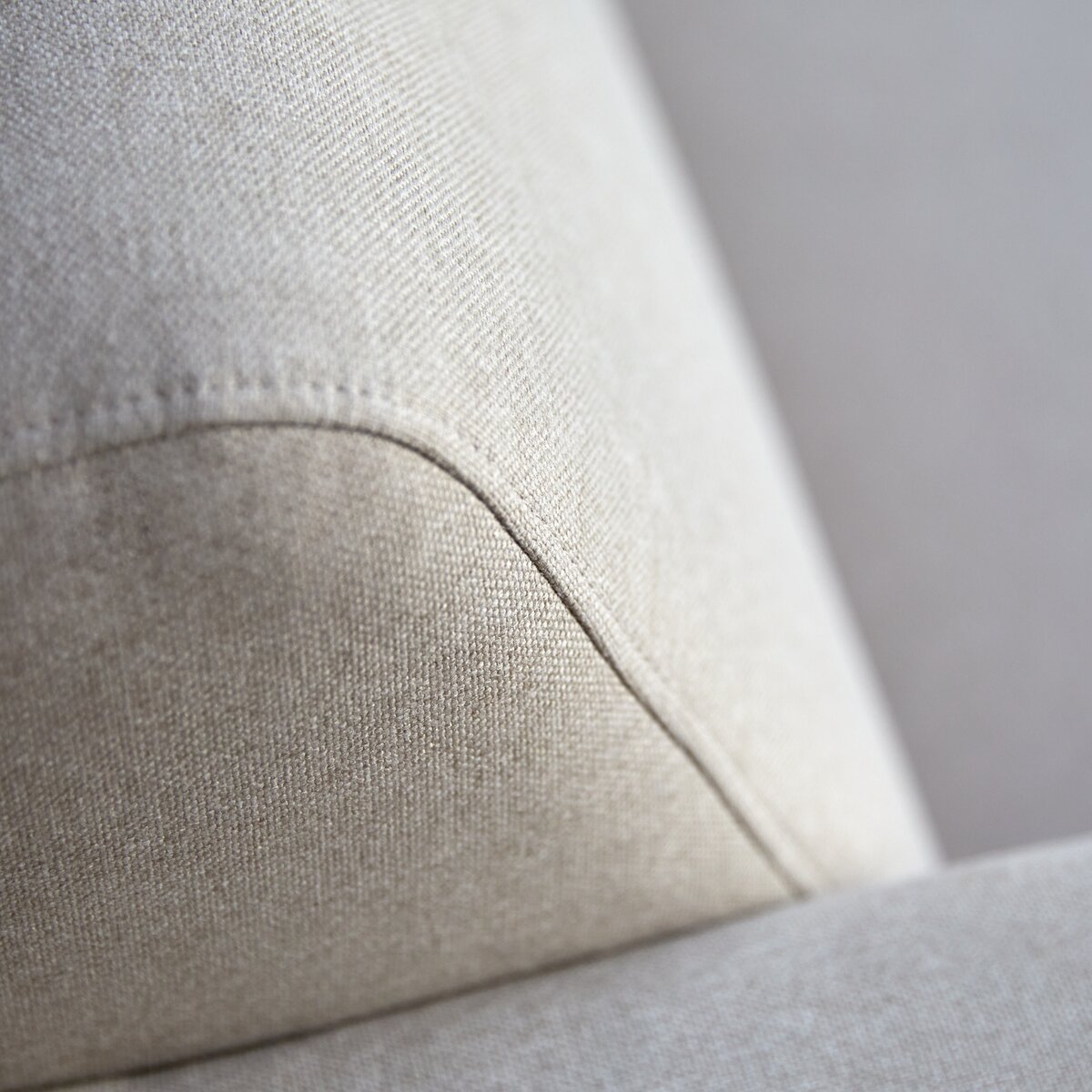 Lars - Ecksofa mit Eckelement rechts und ecrufarbenem Stoffbezug 295 x 185 cm Lars - Ecksofa mit Eckelement rechts und ecrufarbenem Stoffbezug 295 x 185 cm