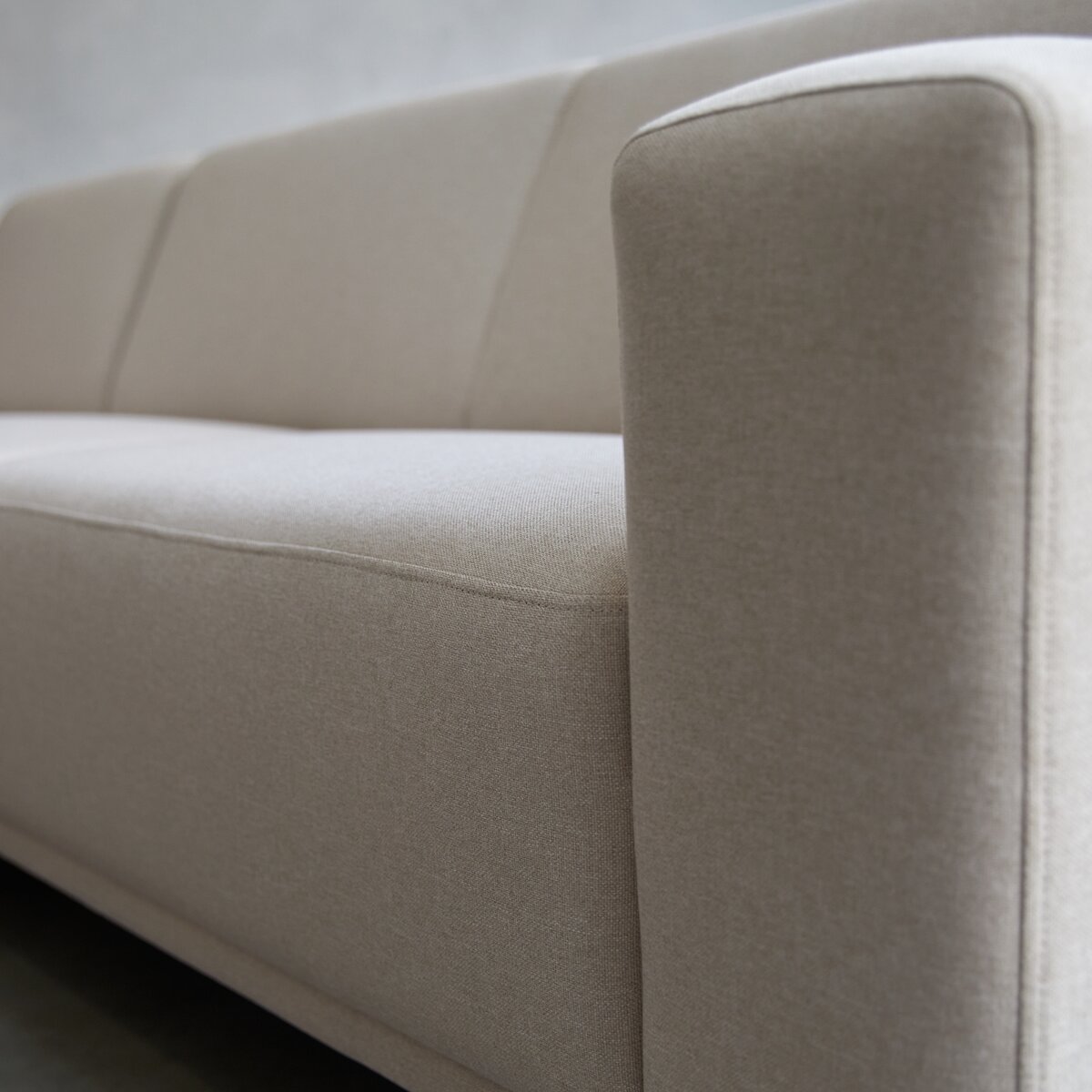 Lars - Sofa mit Eckelement links und ecrufarbenem Stoffbezug 300 x 150 cm ,5-Sitzer Lars - Sofa mit Eckelement links und ecrufarbenem Stoffbezug 300 x 150 cm ,5-Sitzer