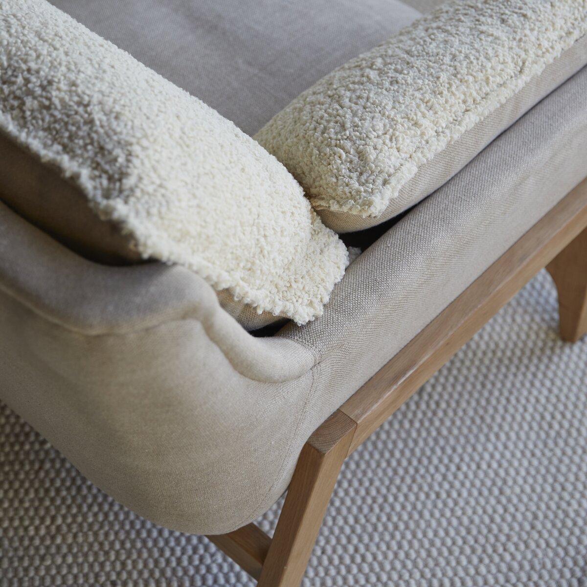 Woodnest - Sofa mit massivem Eichenholzgestell und Leinenbezug 2-Sitzer Woodnest - Sofa mit massivem Eichenholzgestell und Leinenbezug 2-Sitzer