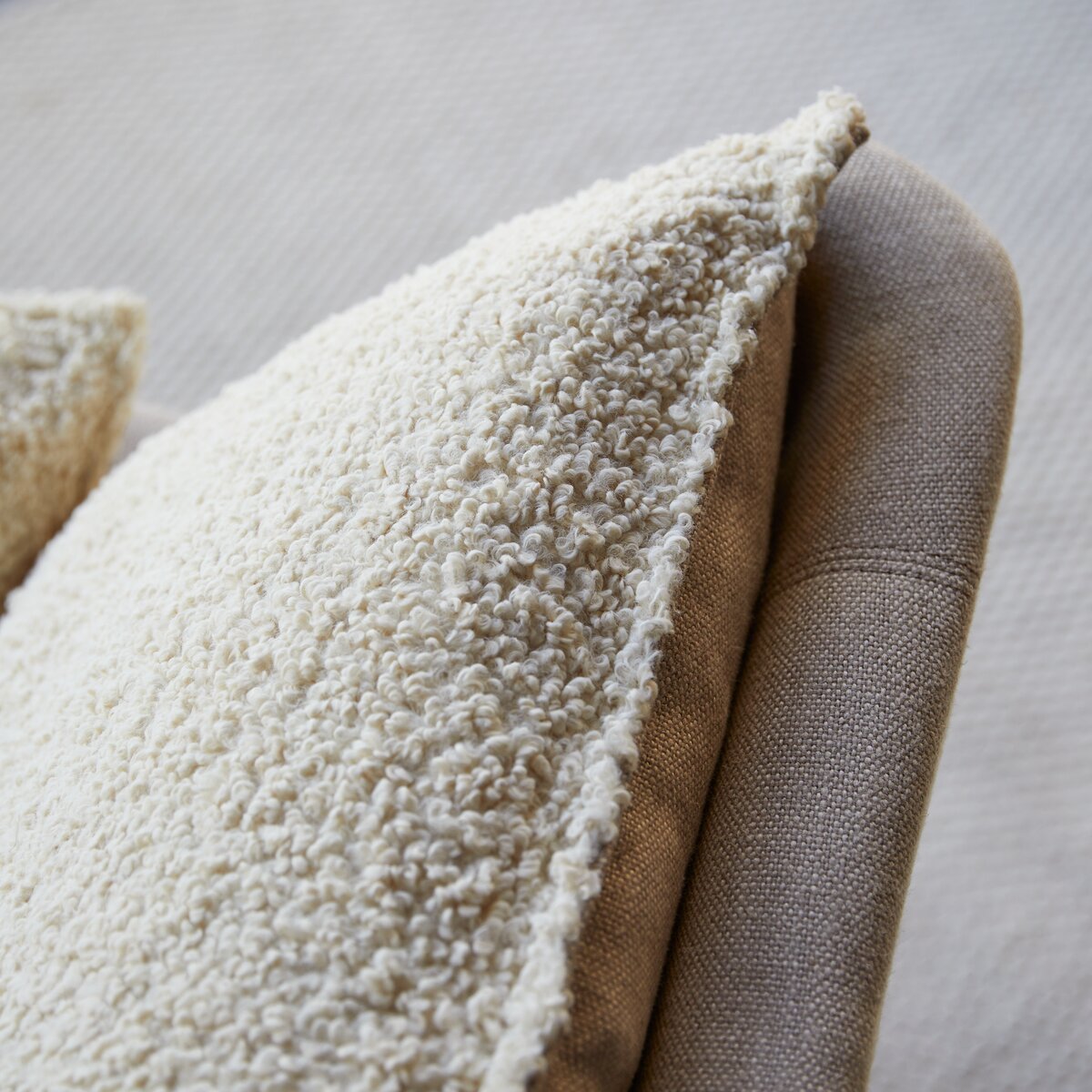 Woodnest - Sofa mit massivem Eichenholzgestell und Leinenbezug 2-Sitzer Woodnest - Sofa mit massivem Eichenholzgestell und Leinenbezug 2-Sitzer