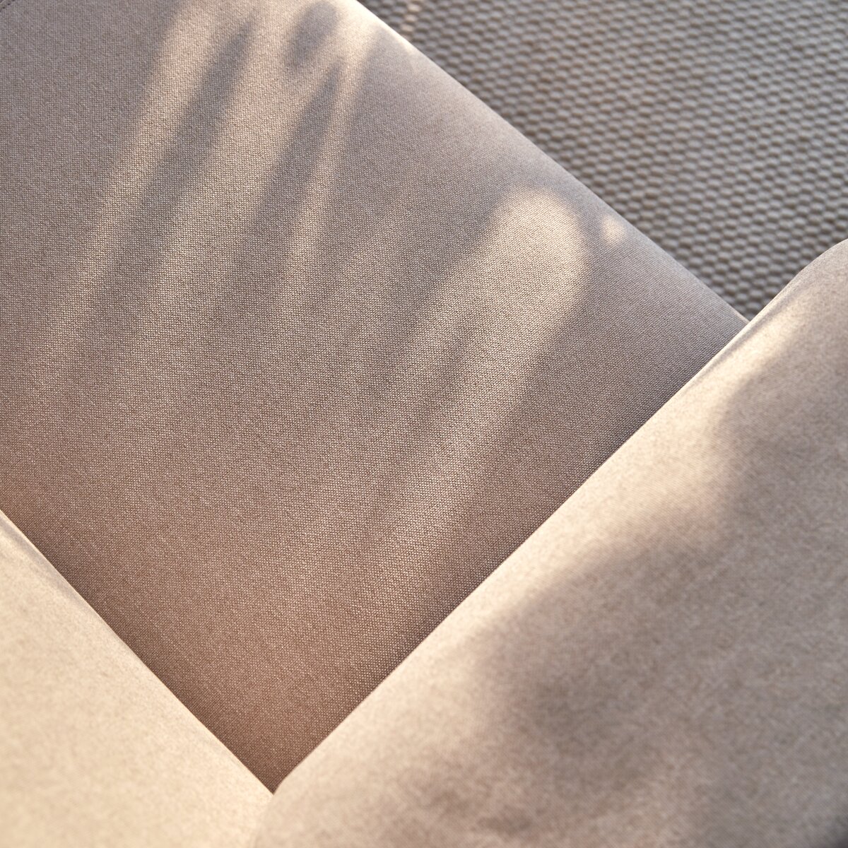 Finn - Ecksofa mit Eckelement rechts und ecrufarbenem Stoffbezug 270 x 180 cm Finn - Ecksofa mit Eckelement rechts und ecrufarbenem Stoffbezug 270 x 180 cm