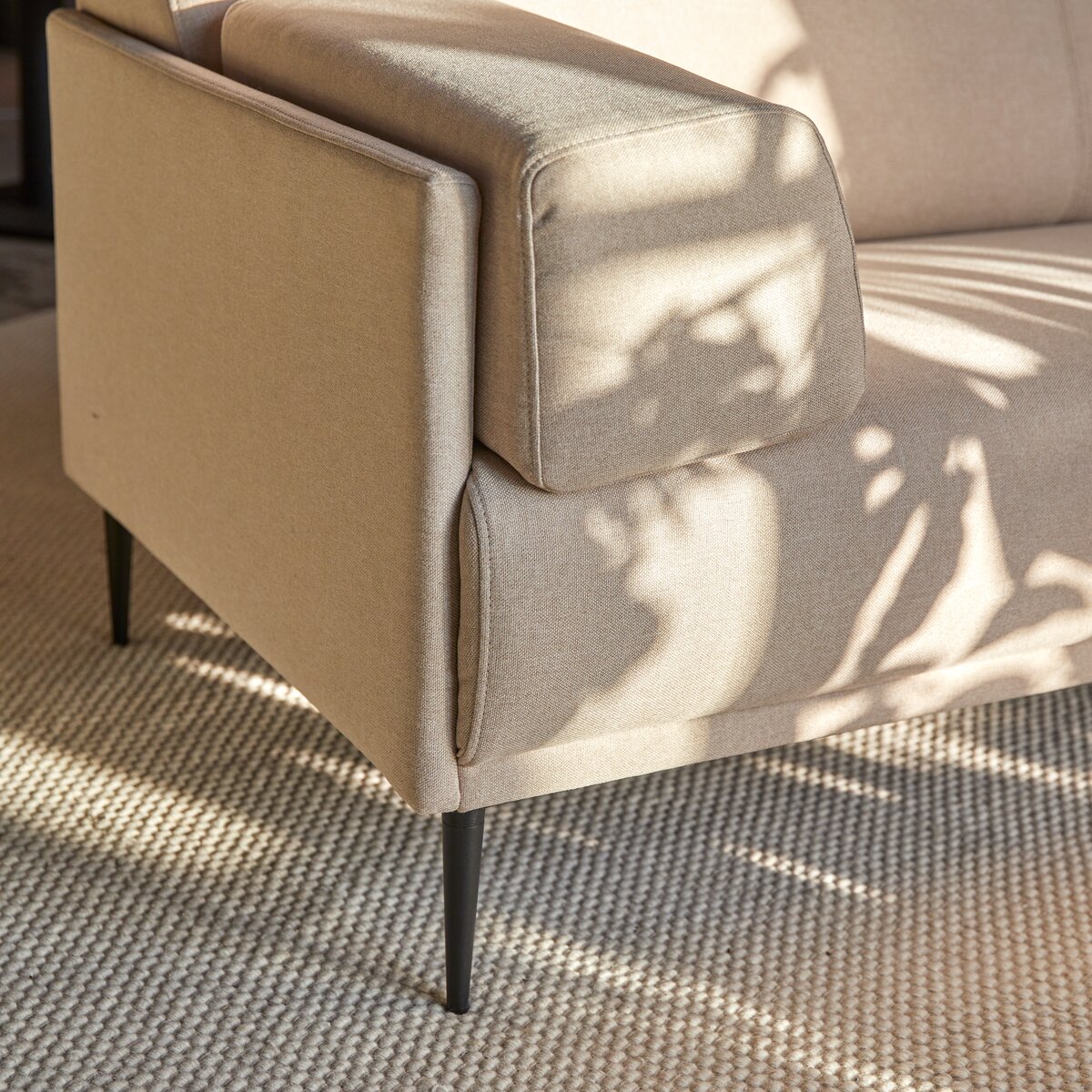 Finn - Ecksofa mit Eckelement rechts und ecrufarbenem Stoffbezug 270 x 180 cm Finn - Ecksofa mit Eckelement rechts und ecrufarbenem Stoffbezug 270 x 180 cm