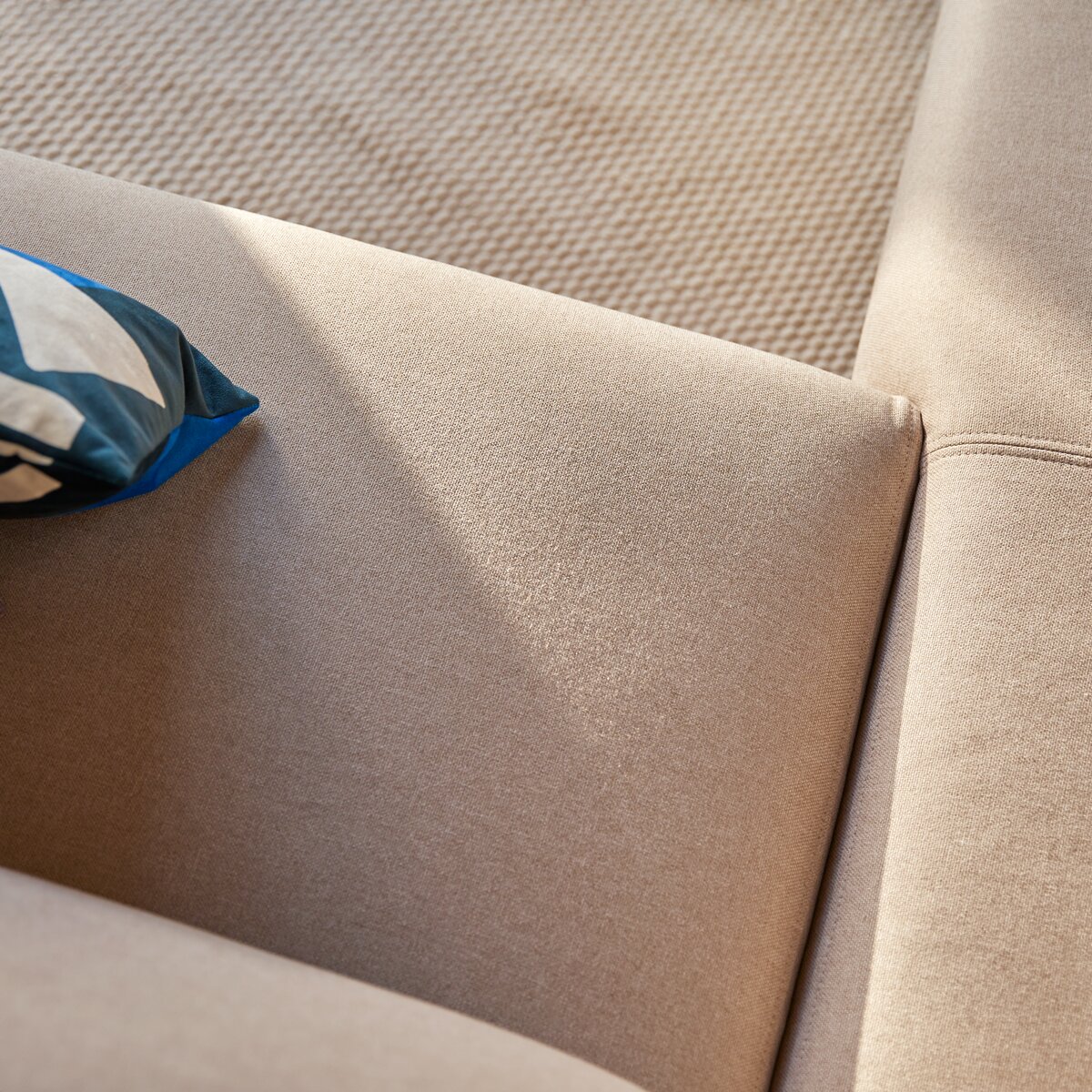 Finn - Ecksofa mit Eckelement links und ecrufarbenem Stoffbezug 270 x 180 cm Finn - Ecksofa mit Eckelement links und ecrufarbenem Stoffbezug 270 x 180 cm