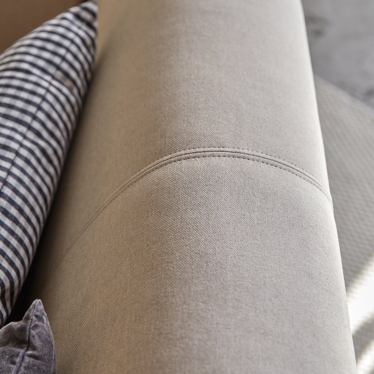 Finn - 3-Sitzer-Sofa mit ecrufarbenem Stoffbezug Finn - 3-Sitzer-Sofa mit ecrufarbenem Stoffbezug
