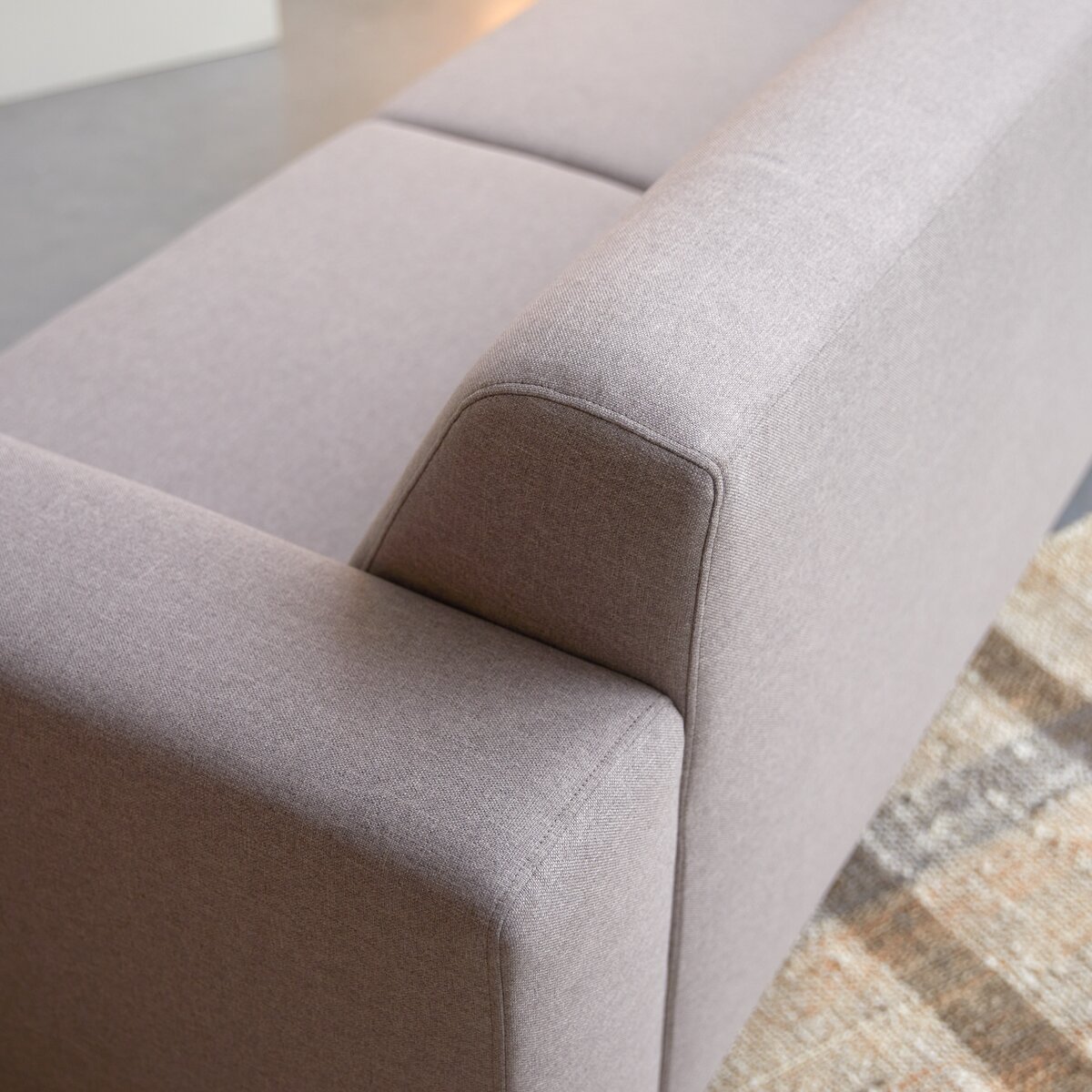 Lars - 3-Sitzer-Sofa mit grauem Stoffbezug Lars - 3-Sitzer-Sofa mit grauem Stoffbezug