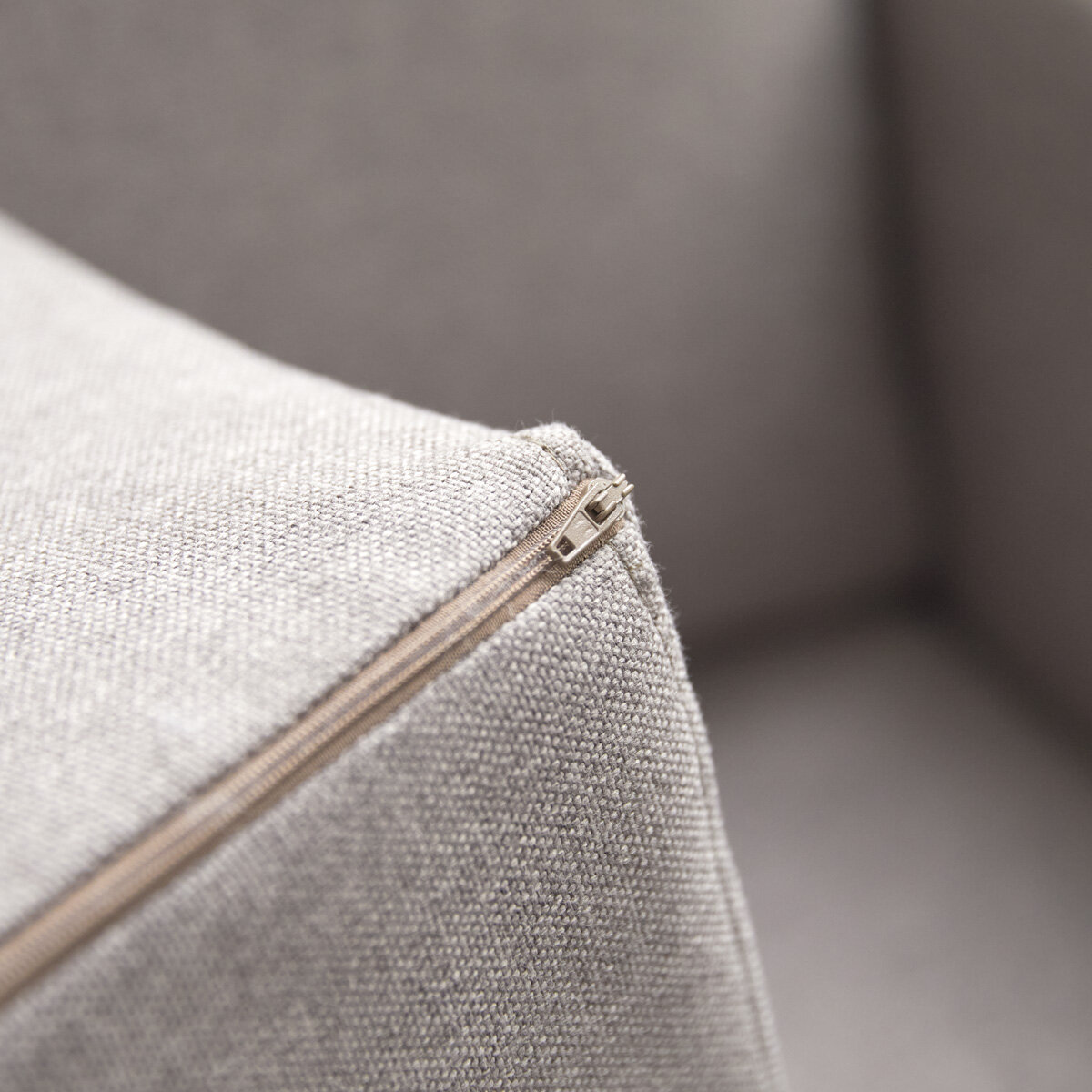 Finn - 3-Sitzer-Sofa mit grauem Stoffbezug Finn - 3-Sitzer-Sofa mit grauem Stoffbezug