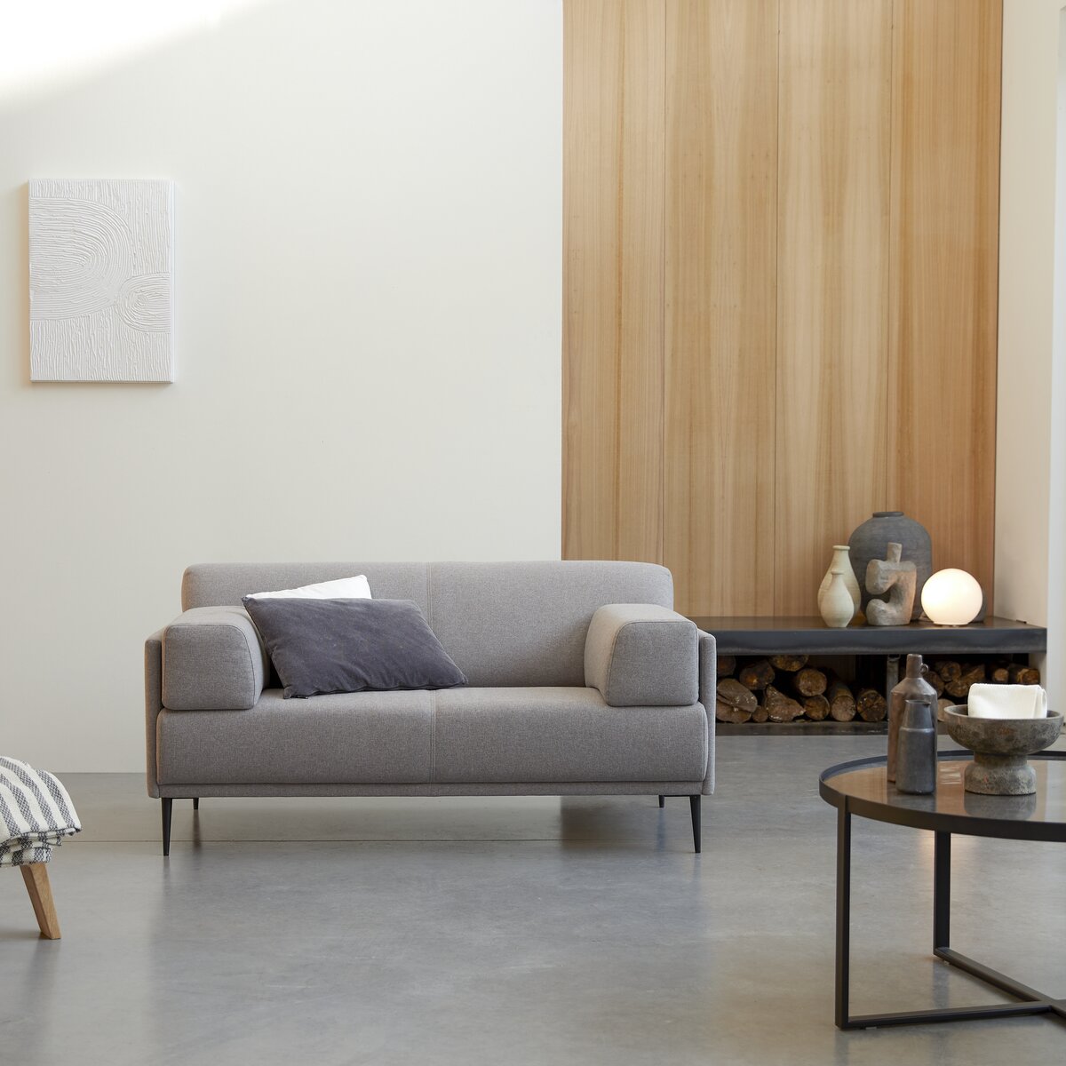 Finn - 2-3-Sitzer-Sofa mit grauem Stoffbezug Finn - 2-3-Sitzer-Sofa mit grauem Stoffbezug