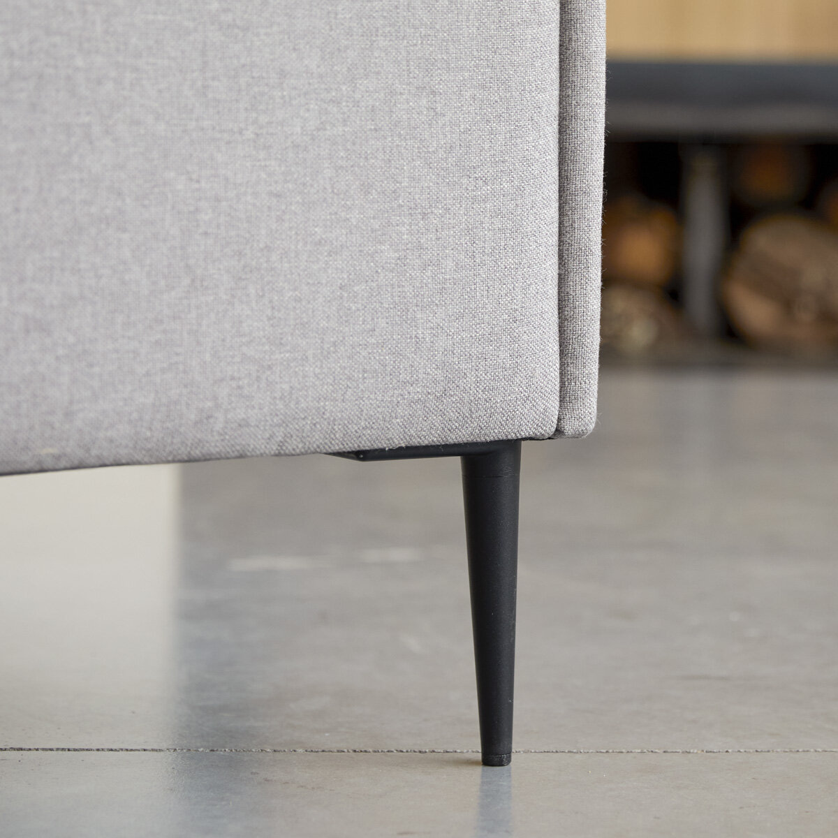 Finn - 2-3-Sitzer-Sofa mit grauem Stoffbezug Finn - 2-3-Sitzer-Sofa mit grauem Stoffbezug