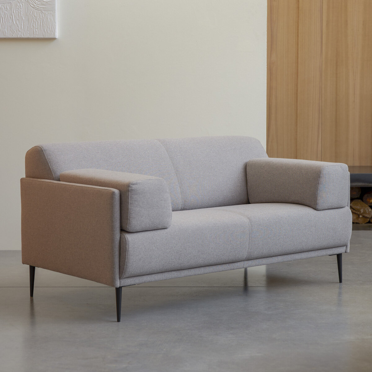 Finn - 2-3-Sitzer-Sofa mit grauem Stoffbezug Finn - 2-3-Sitzer-Sofa mit grauem Stoffbezug