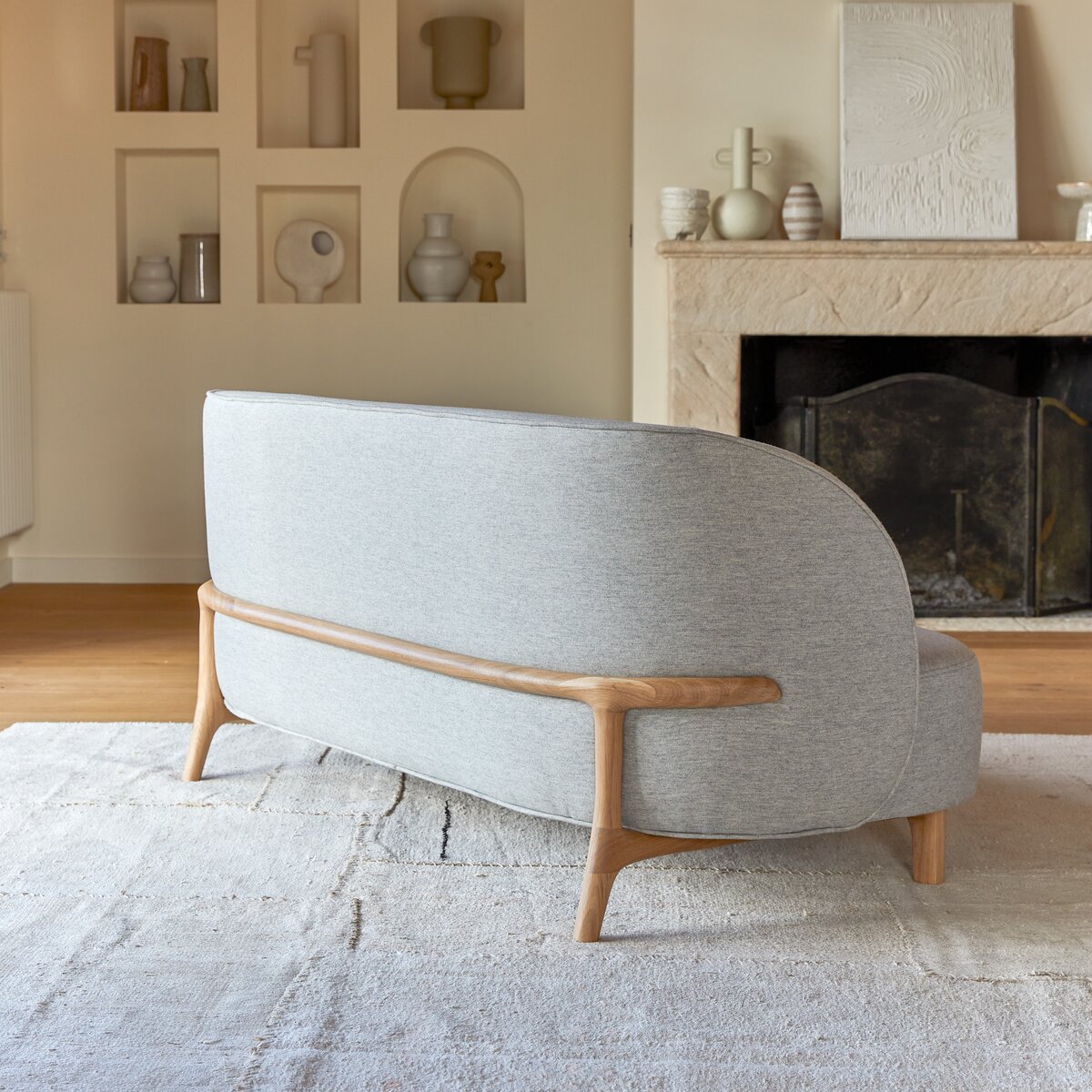 Hoya - 2-Sitzer-Sofa mit massivem Eichenholzgestell und grauem Stoffbezug Hoya - 2-Sitzer-Sofa mit massivem Eichenholzgestell und grauem Stoffbezug