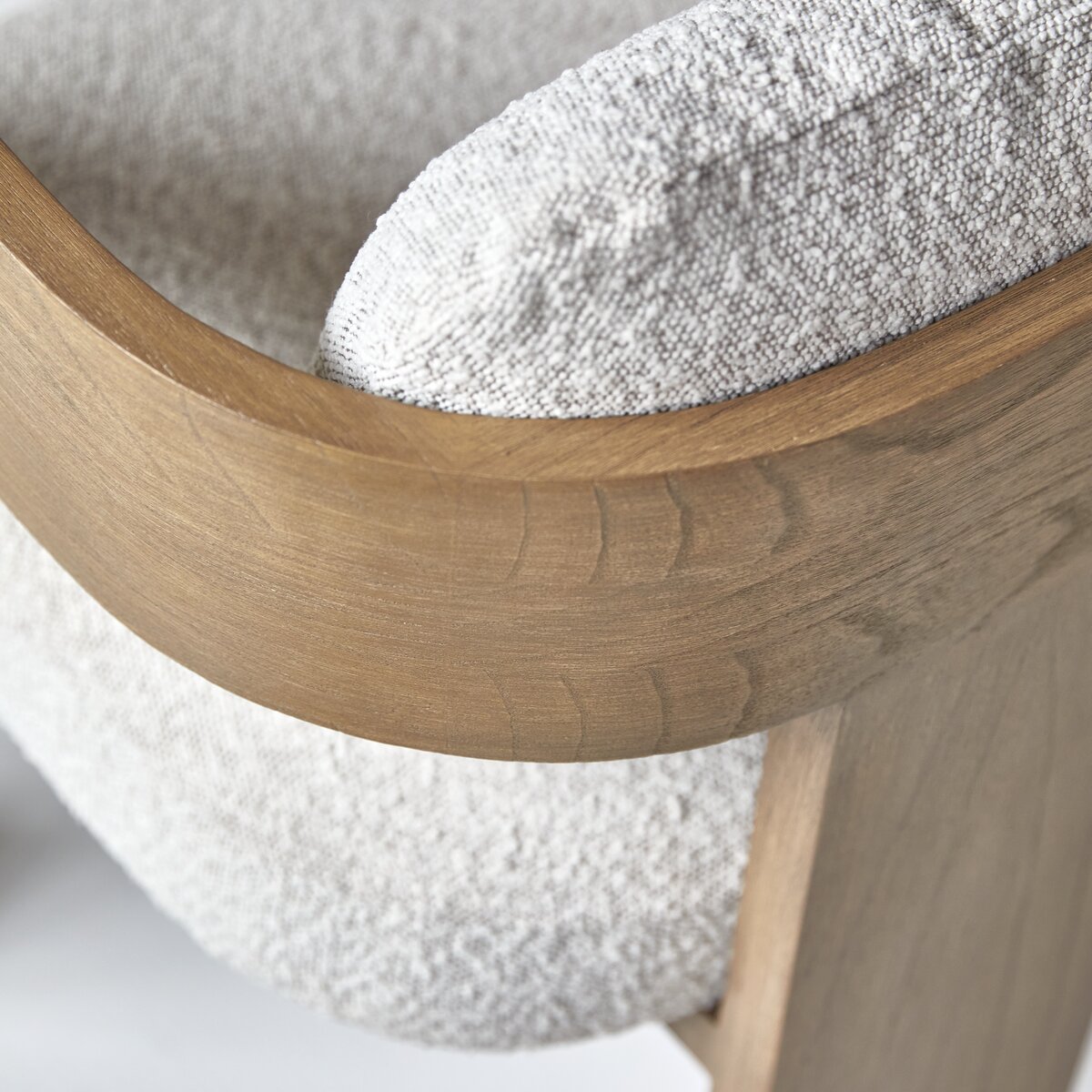 Boti - Chaise en mindi massif et tissu écru Boti - Chaise en mindi massif et tissu écru