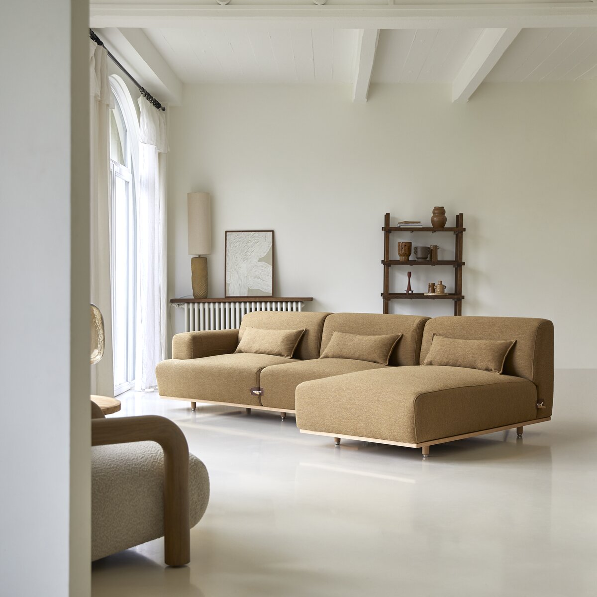 Duffle - Divano angolare destro in tessuto marrone e rovere 295 x 170 cm Duffle - Divano angolare destro in tessuto marrone e rovere 295 x 170 cm