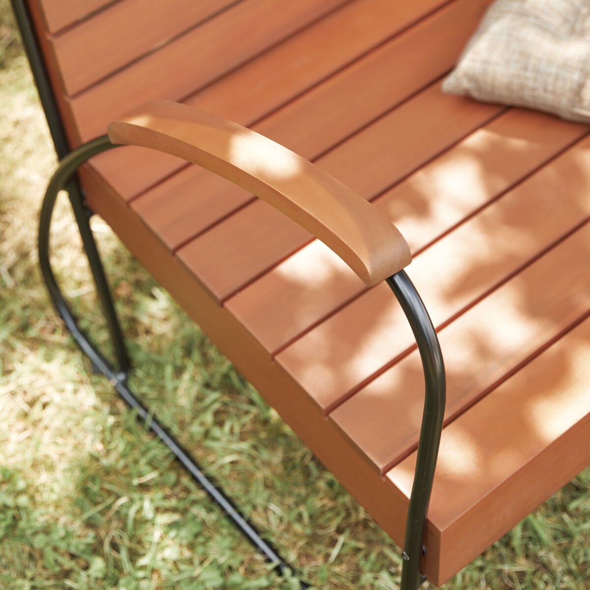 Banc de jardin en bois africain et métal noir KOBY - Bois FSC