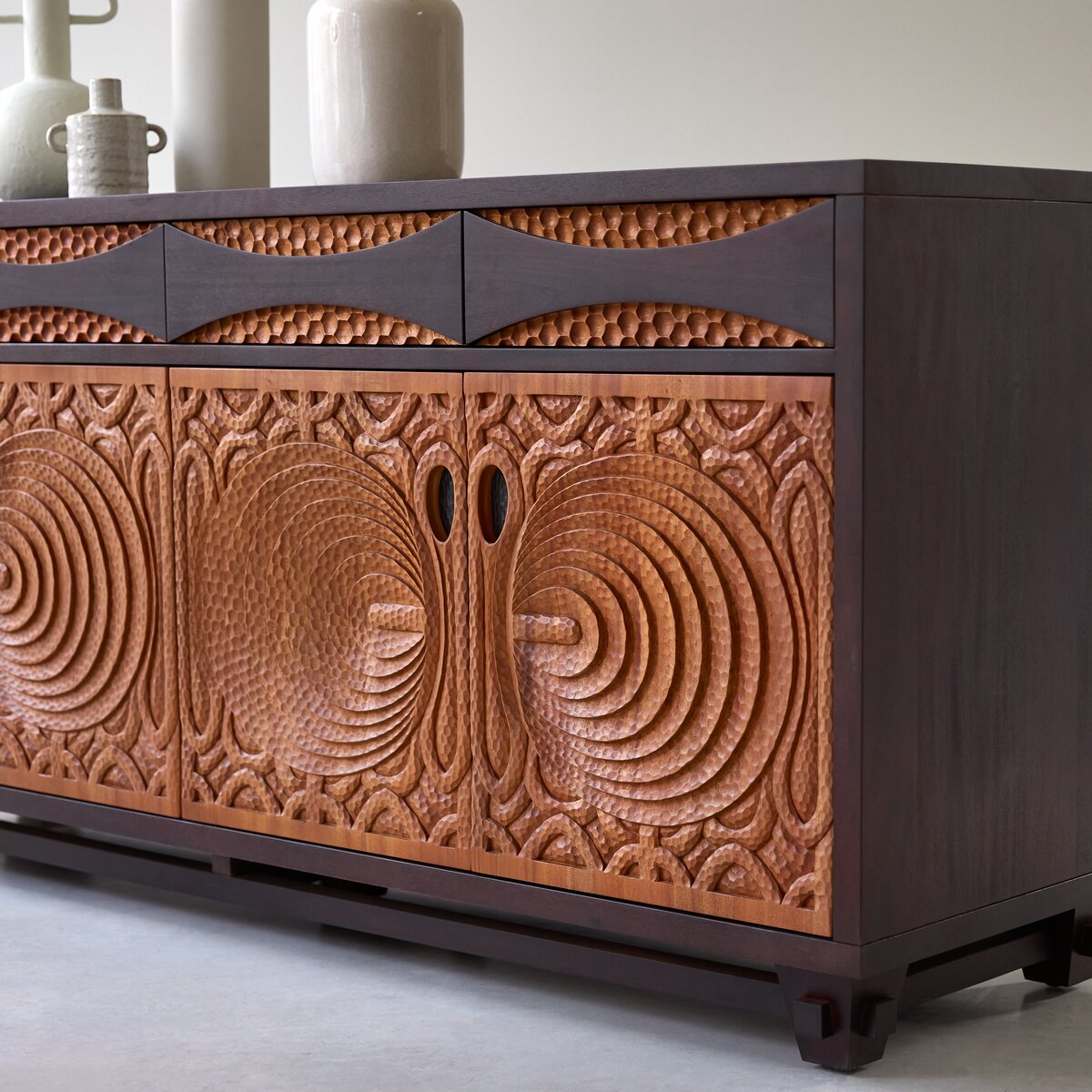 Frida - Buffet en acajou massif 180 cm Frida - Buffet en acajou massif 180 cm