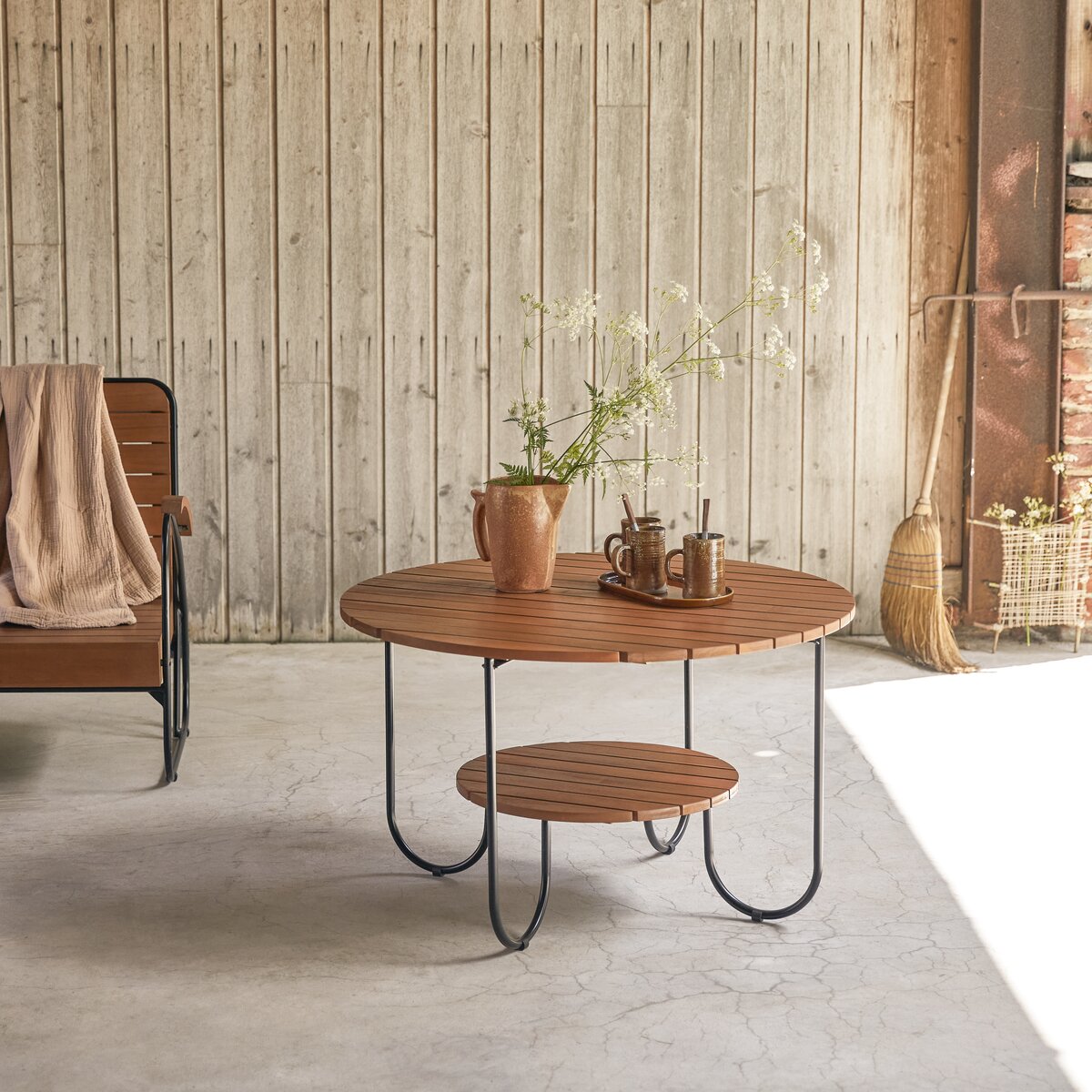Tavolino in acacia massello e metallo 90 cm - Mobile da giardino - Tikamoon