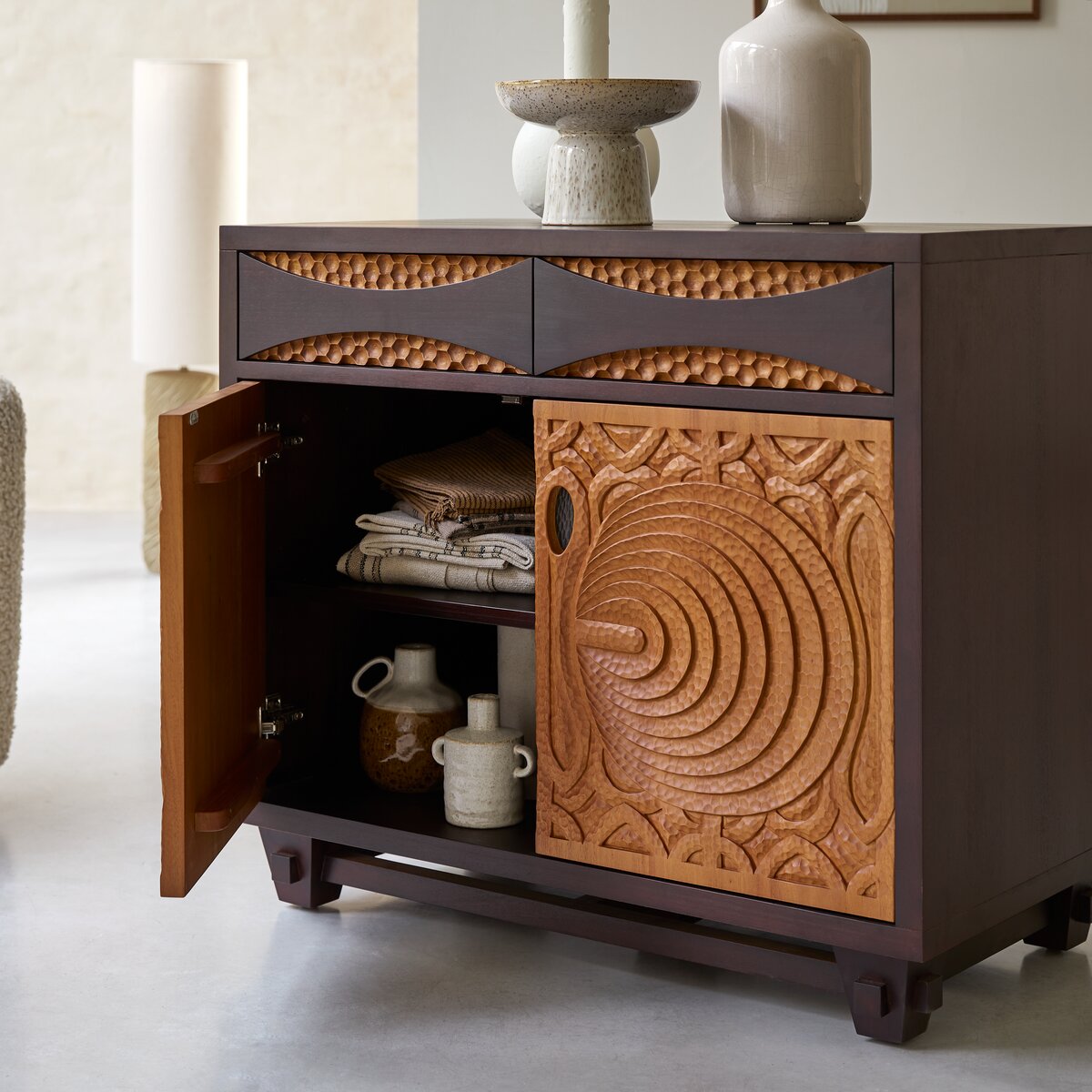 Frida - Buffet en acajou massif 93 cm Frida - Buffet en acajou massif 93 cm
