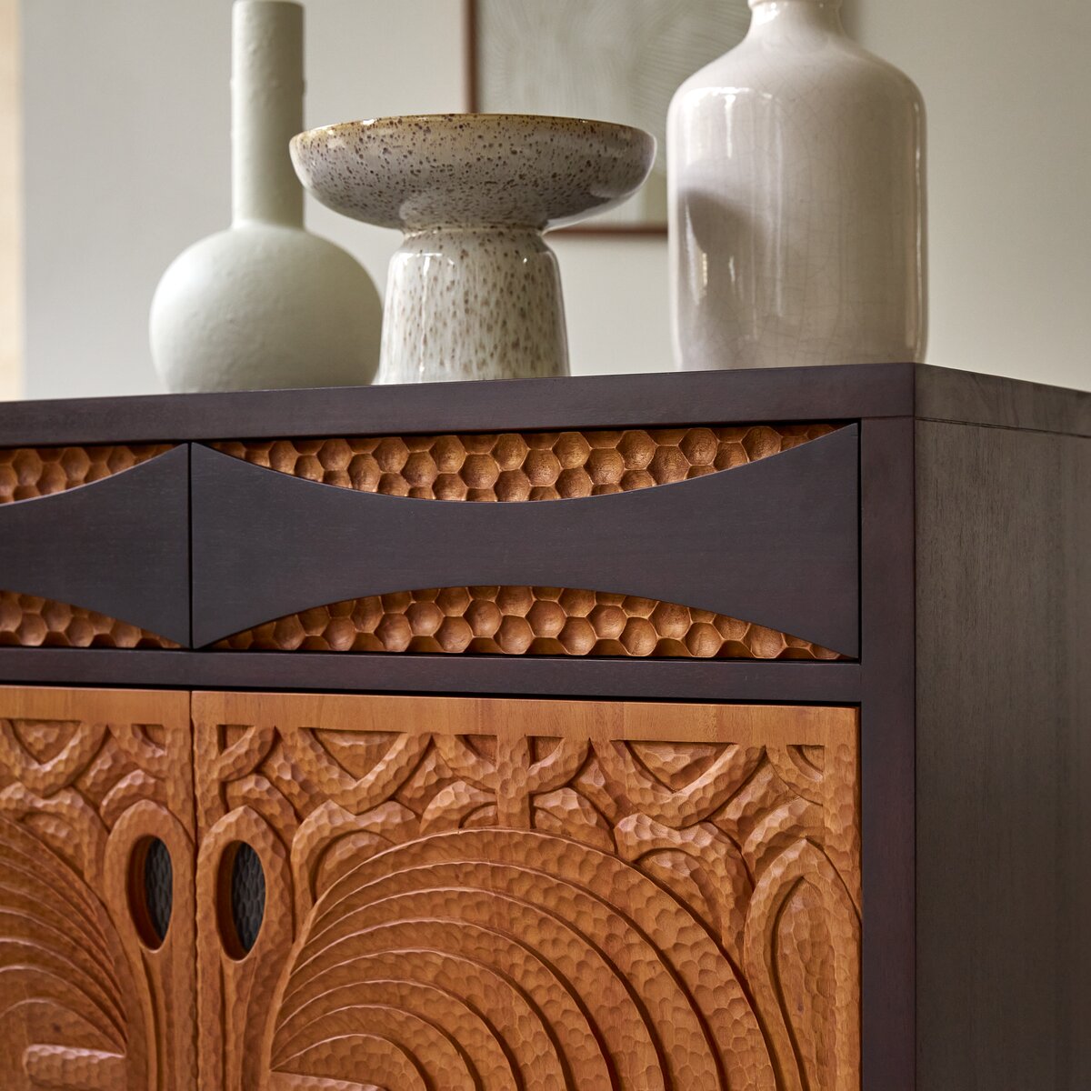 Frida - Buffet en acajou massif 93 cm Frida - Buffet en acajou massif 93 cm