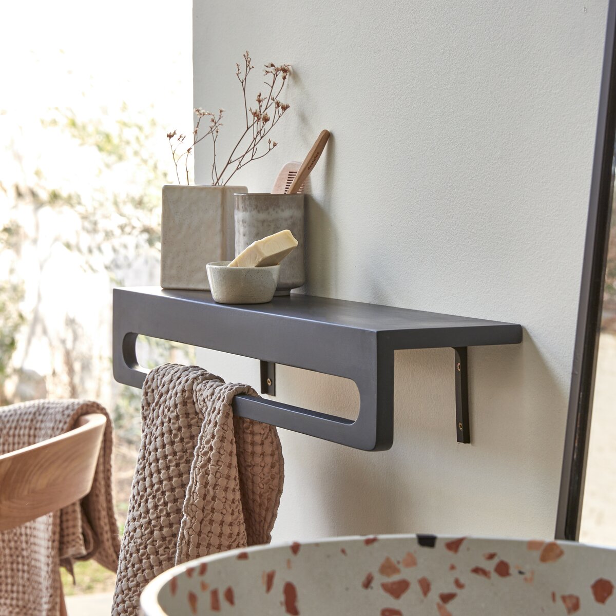 Clea - Porte serviette mural en terrazzo black Clea - Porte serviette mural en terrazzo black