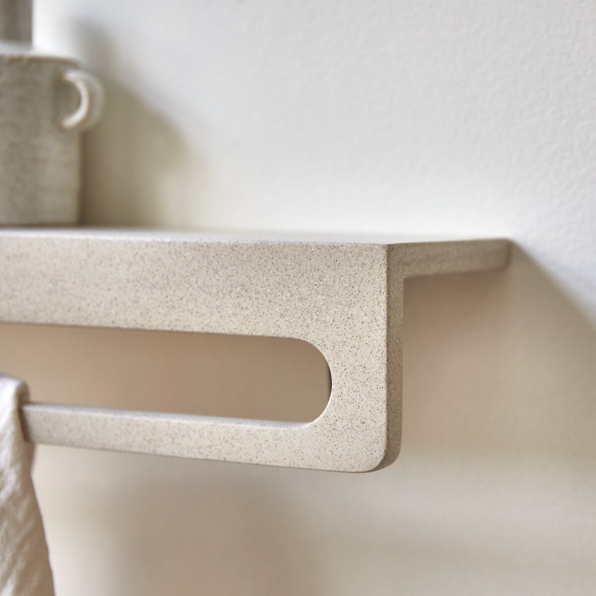 Clea - Porte serviette mural en terrazzo cream Clea - Porte serviette mural en terrazzo cream