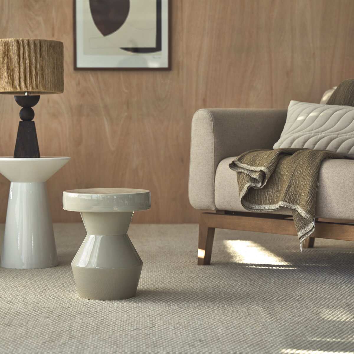 Sculptural - Tavolino lato divano in ceramica, beige Sculptural - Tavolino lato divano in ceramica, beige
