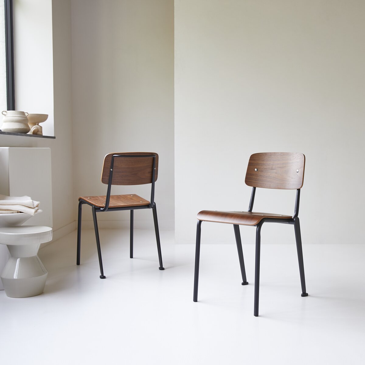 Sculptural - Tavolino lato divano in ceramica, beige Sculptural - Tavolino lato divano in ceramica, beige