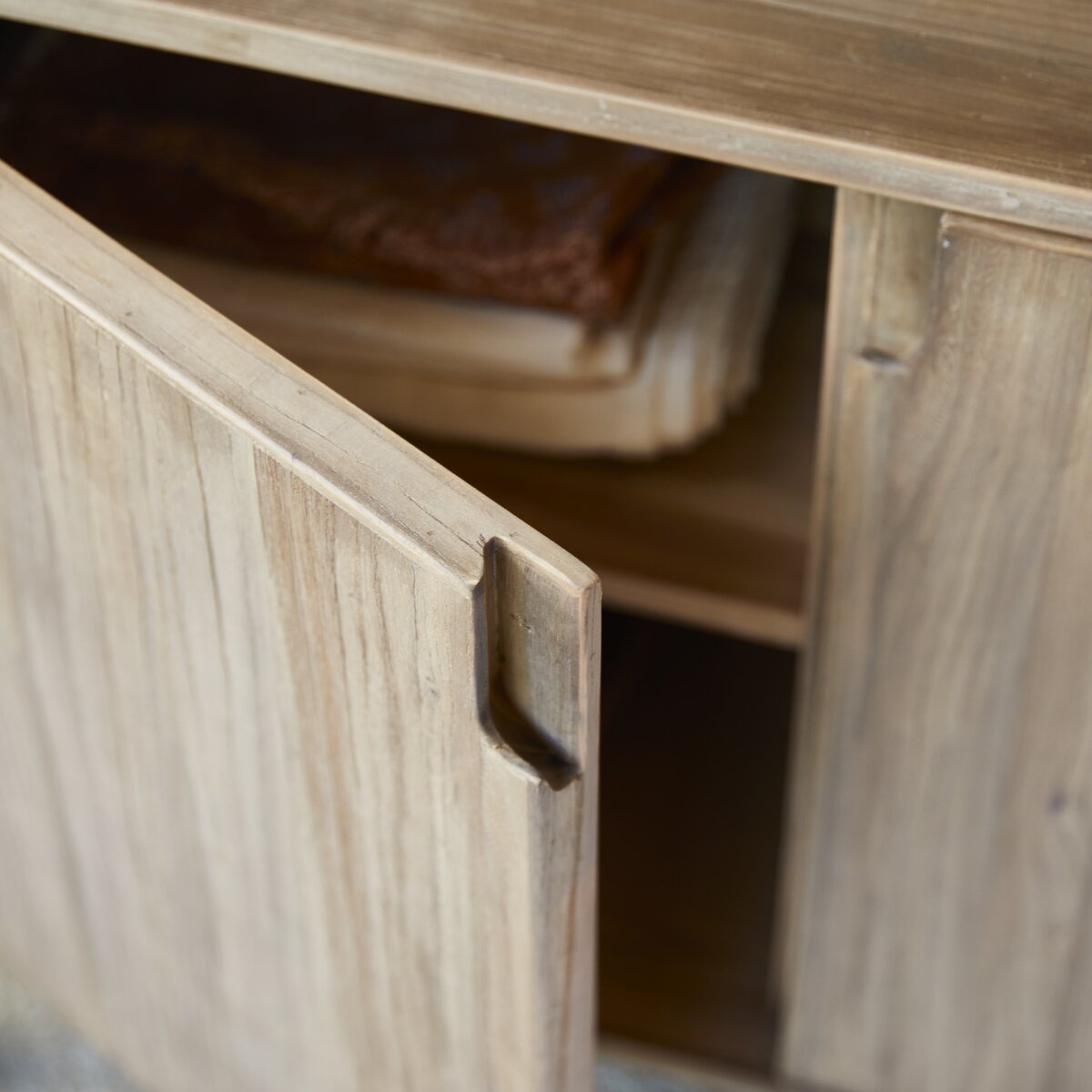 Hazel - Buffet en pin et orme massifs recyclés 155 cm Hazel - Buffet en pin et orme massifs recyclés 155 cm