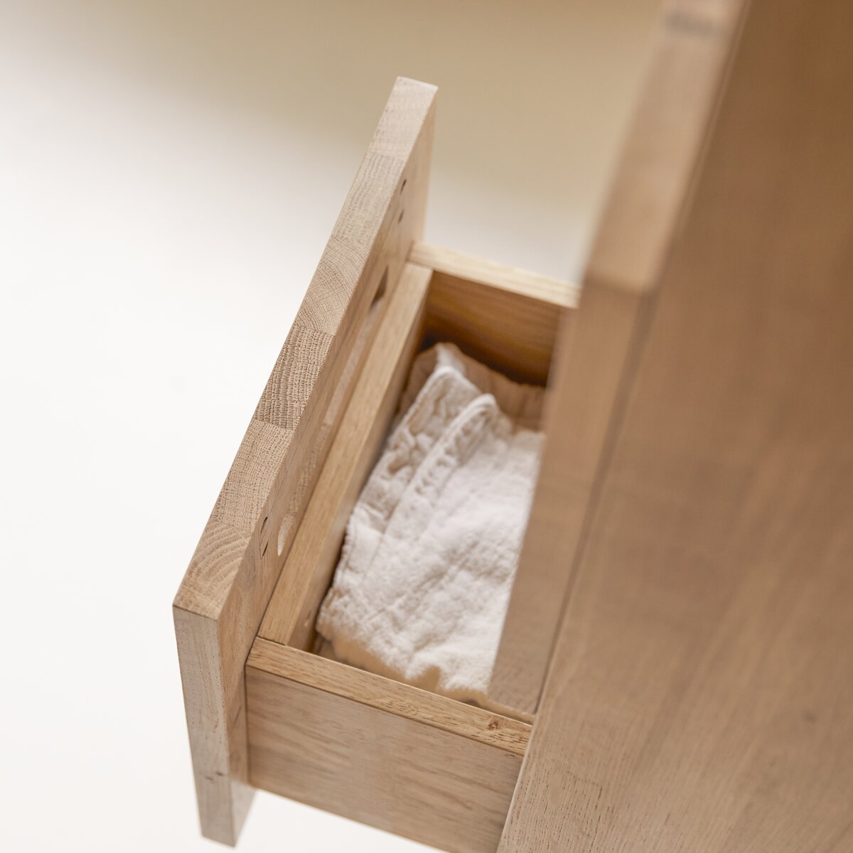 Line - Solid oak tall cabinet Line - Solid oak tall cabinet