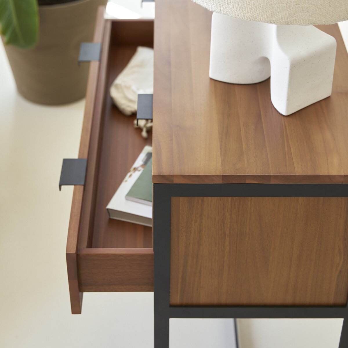 Urban - Solid acacia and metal console table Urban - Solid acacia and metal console table